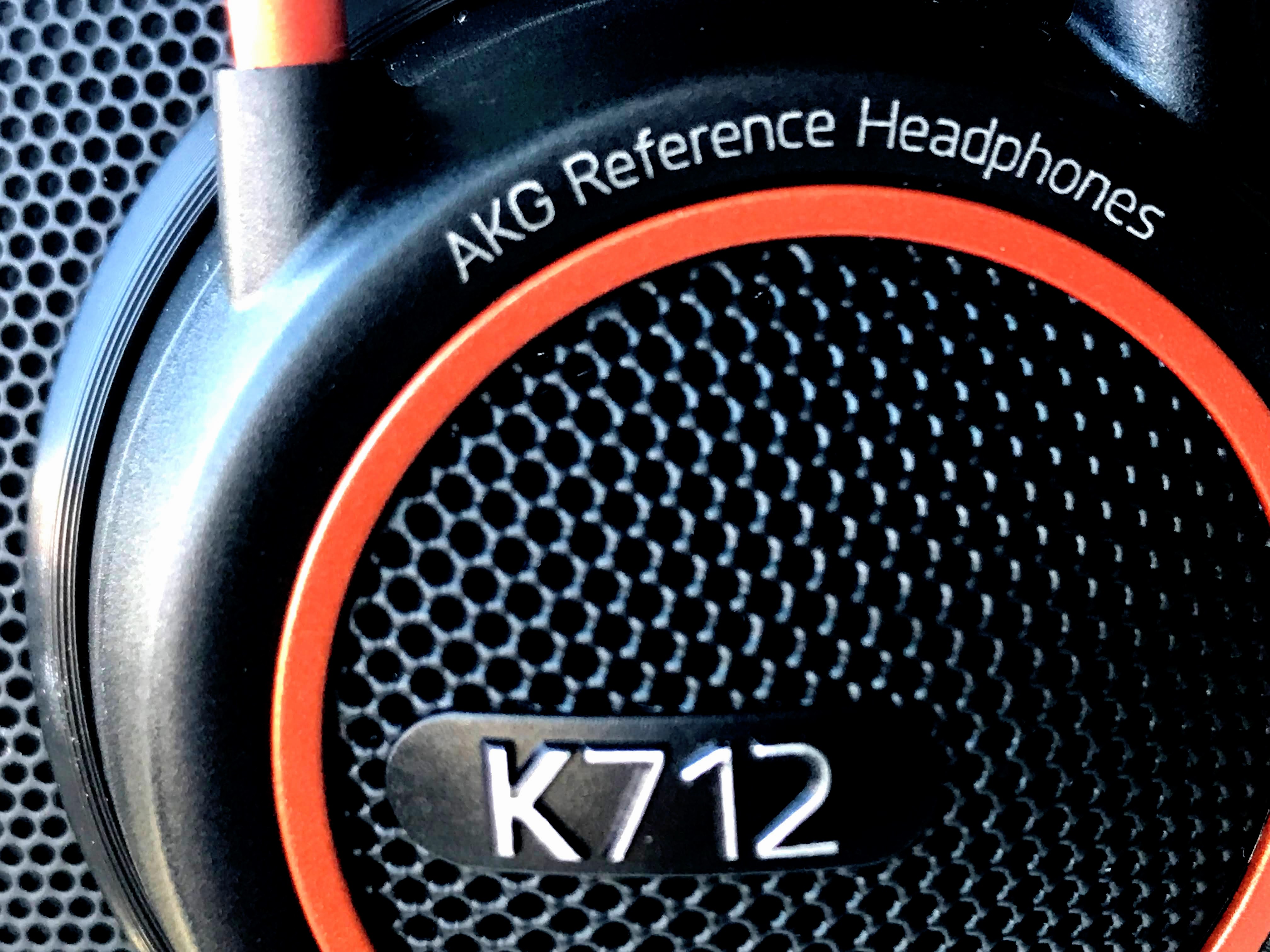 オーディオ機器 ヘッドフォン 開放型でモニター系ヘッドホンのAKG K712 Proを買ったけど、音が 